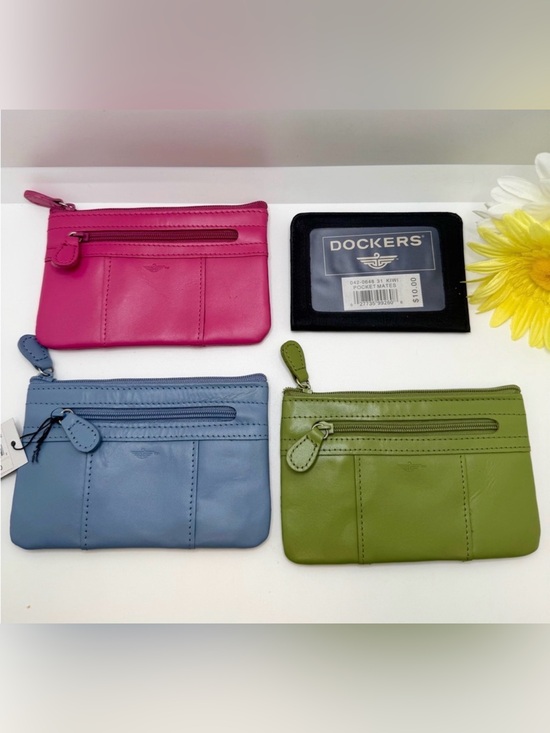 Dockers Handbags - NWOT DOCKERS  GENUINE LEATHER Pocket Mate  Change Purse Wallet Card Holder